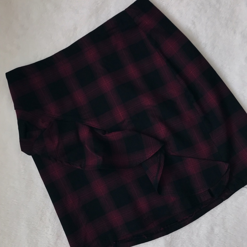 plain ruffle skirt